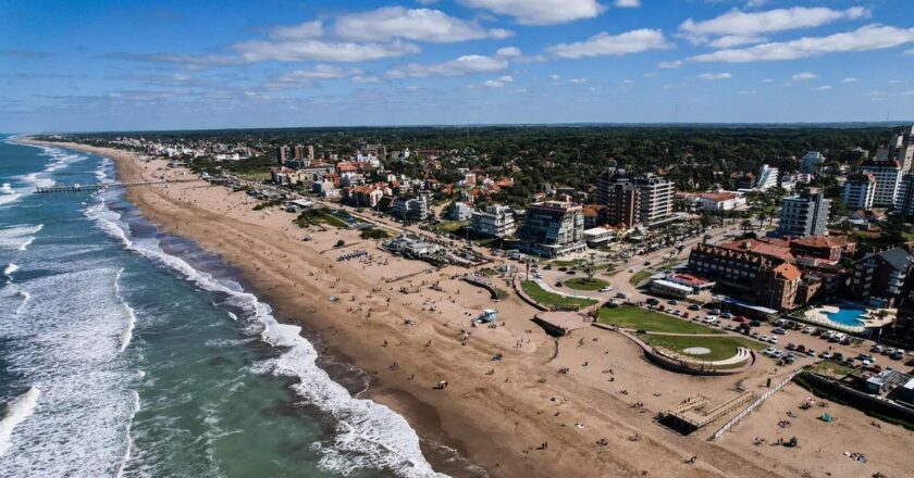 Pinamar le responde a la inflación con austeridad, tiene el 50% de sus hoteles cerrados