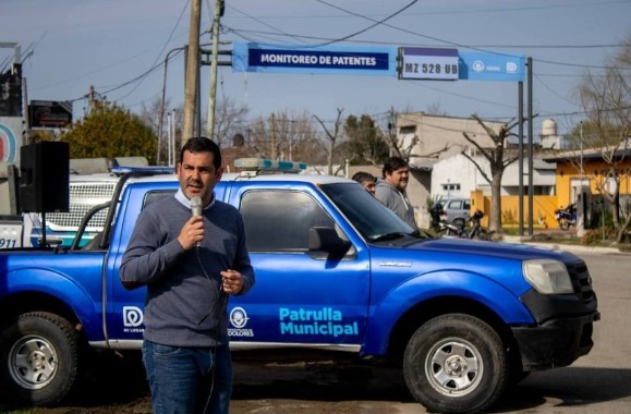 Dolores: El intendente Juan Pablo García inauguró cabinas y entregó móviles para reforzar la seguridad