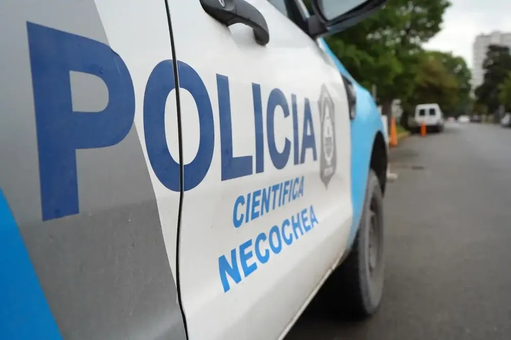Ladrones torturan a una mujer en Necochea: Le robaron 7.000 dólares y un millón de pesos