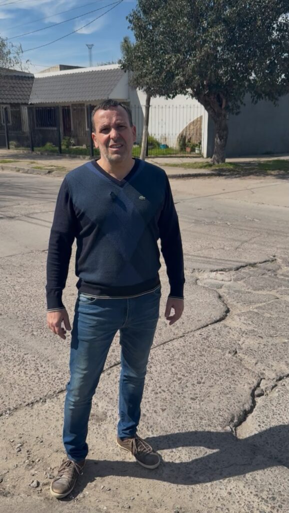Pablo Swar pone el foco en el deterioro de las calles de Berisso: relevó más de 572 baches