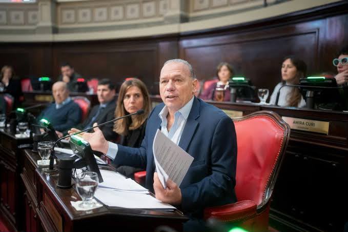 Sergio Berni presentó un proyecto para proteger las refinerías y garantizar la soberanía energética