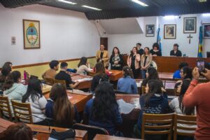 Estudiantes de La Costa y General Lavalle debatieron en el HCD y eligieron representantes para la instancia prov…