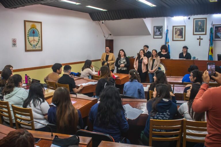 Estudiantes de La Costa y General Lavalle debatieron en el HCD y eligieron representantes para la instancia prov…