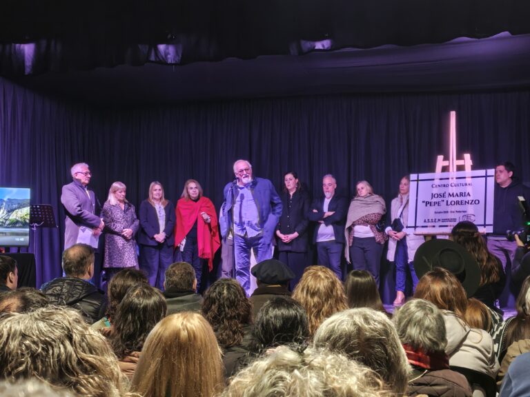 Multitudinaria inauguración del centro cultural de ASSEM en Madariaga