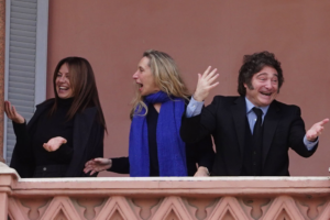 Milei reunió a su Gabinete tras la derrota de Bolsonaro y evitó felicitar a Lula
