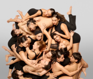 Ricky Pashkus llega a Pinamar con “Algoritmo”, la primera obra de la Máquina Argentina de Danza