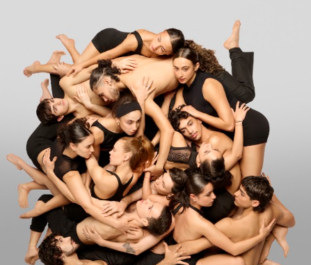 Ricky Pashkus llega a Pinamar con “Algoritmo”, la primera obra de la Máquina Argentina de Danza