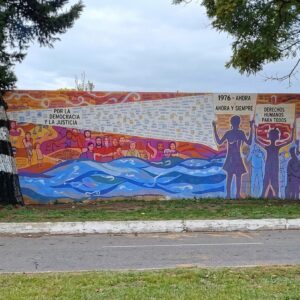 Un mural colectivo une arte y memoria en General Lavalle
